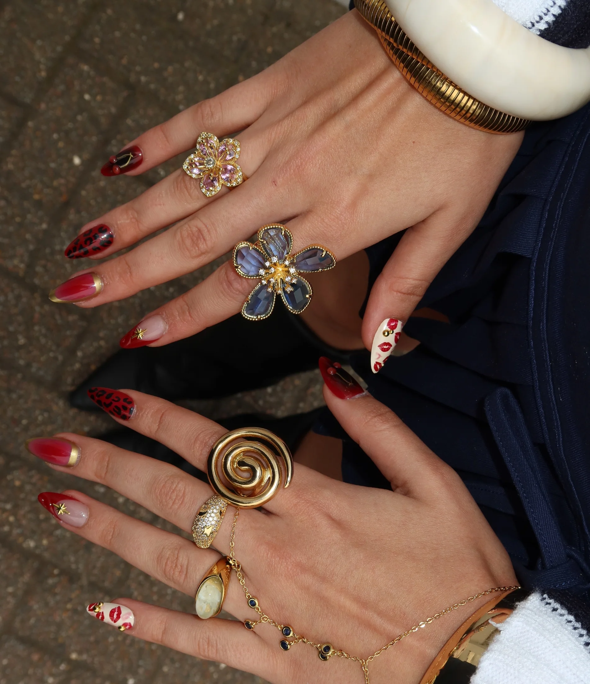 JULY FLOWER RING - Image 3
